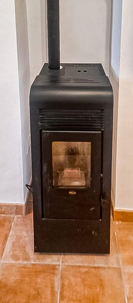 2204788411724-29.jpg