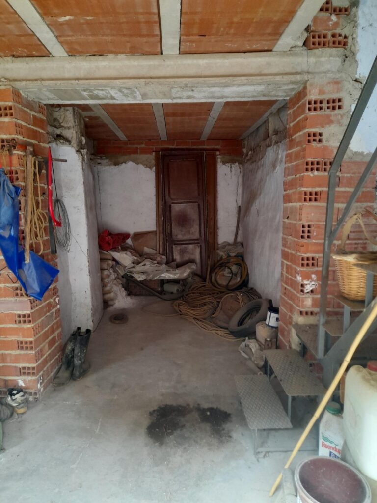 2204794011724-9.jpg