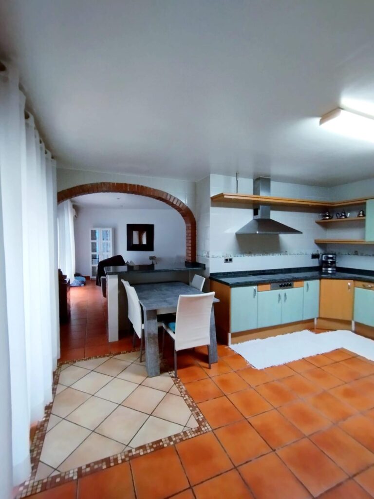 2224416711724-3.jpg
