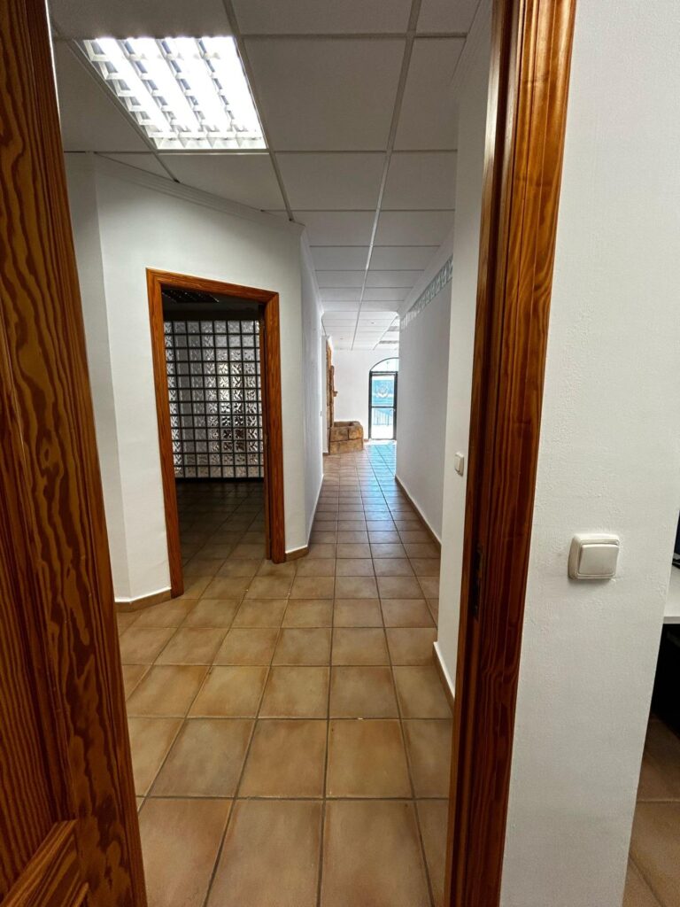 2243399511724-15.jpg