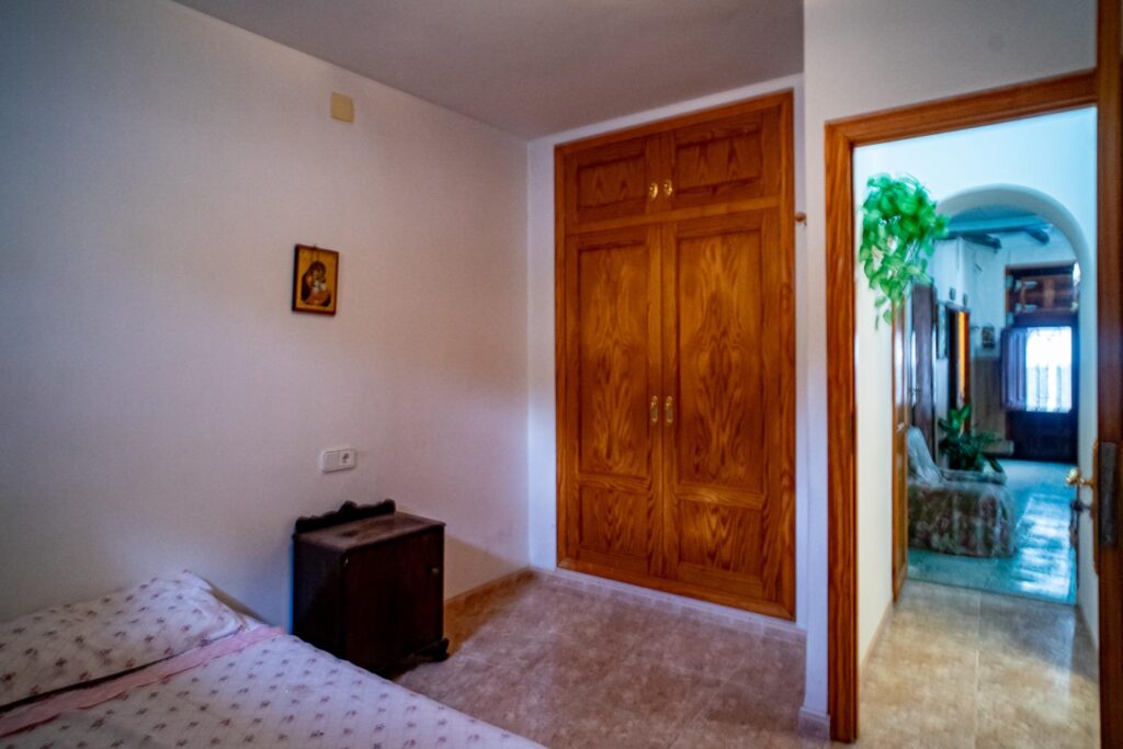 2260917411724-10.jpg