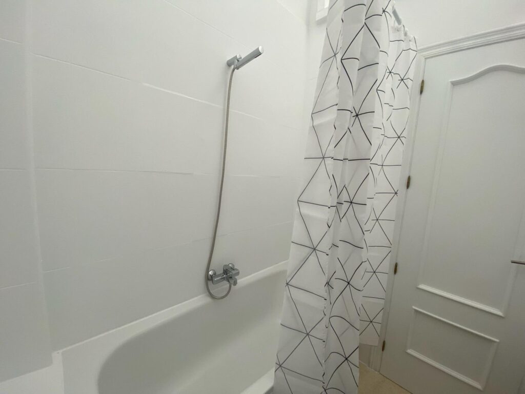 2359223911724-29.jpg