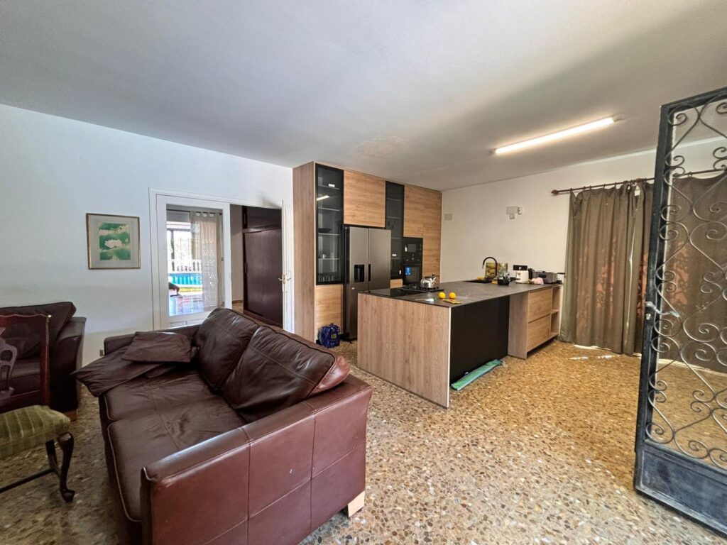 2881274111724-40.jpg